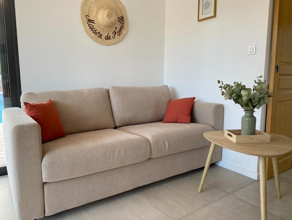 Le Pool House Bed & Breakfast Nimes Ngoại thất bức ảnh